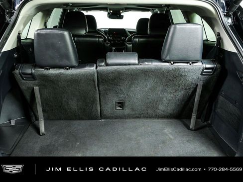 Used 2024 Toyota Highlander XLE FWD image 31