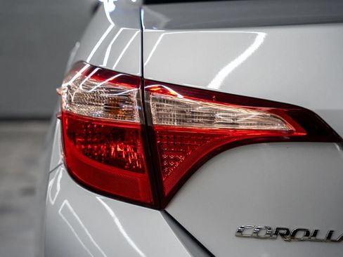 Used 2019 Toyota Corolla LE FWD image 17