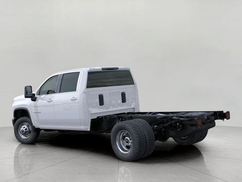 Used 2026 Chevrolet Silverado 3500 W/T RWD image 3