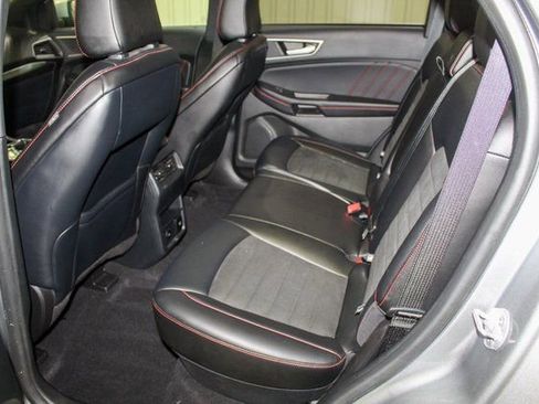 Used 2022 Ford Edge ST-Line image 13