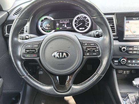Used 2019 Kia Niro Touring FWD image 15