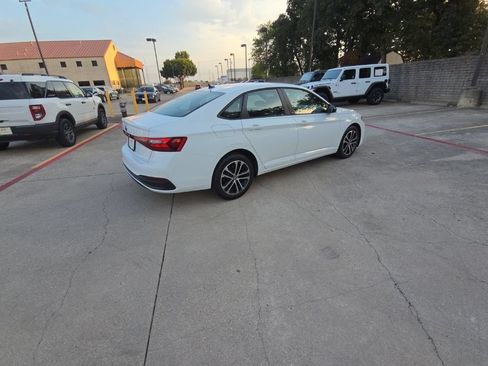 Used 2025 Volkswagen Jetta Sport FWD image 7
