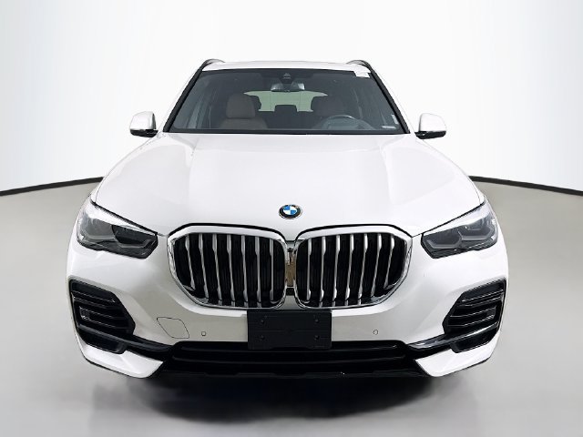 Used 2022 BMW X5 xDrive40i w/ Premium Package AWD/4WD image 2
