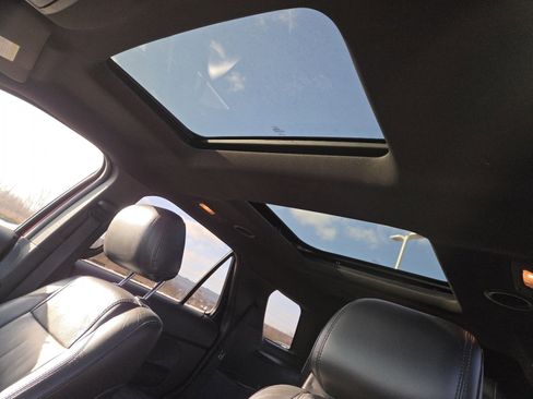 Used 2014 Ford Explorer XLT w/ Equipment Group 202A image 3