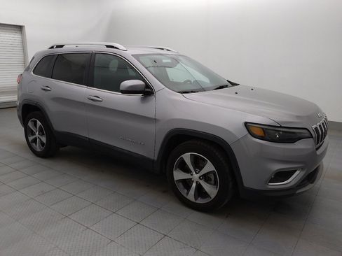 Used 2019 Jeep Cherokee Limited image 11