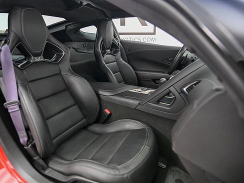 Used 2015 Chevrolet Corvette Z06 w/ 3LZ Preferred Equipment Group RWD image 30