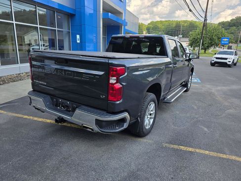 Used 2022 Chevrolet Silverado 1500 LT AWD/4WD image 8