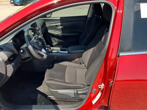Used 2025 Nissan Sentra SV FWD image 7