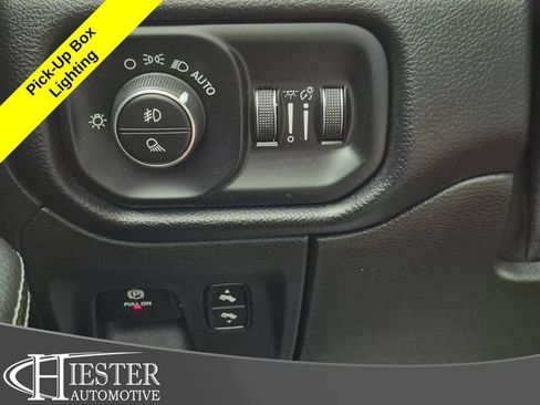Used 2019 RAM 1500 Laramie AWD/4WD image 18