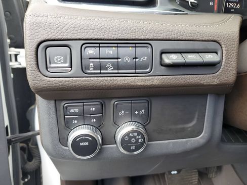 Used 2021 GMC Yukon XL Denali AWD/4WD image 22