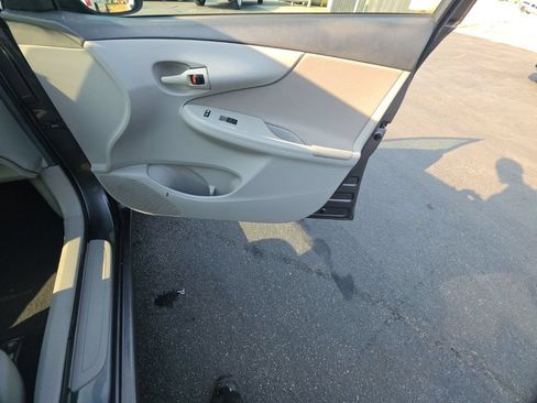 Used 2012 Toyota Corolla L FWD image 26
