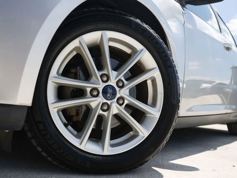 Used 2016 Ford Focus SE FWD image 24
