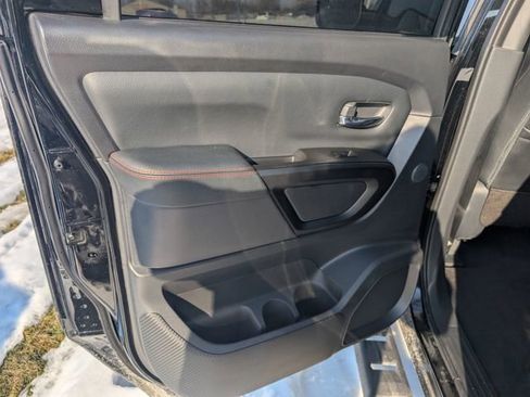 Used 2023 Nissan Titan PRO-4X w/ Pro-4x Convenience Package image 10