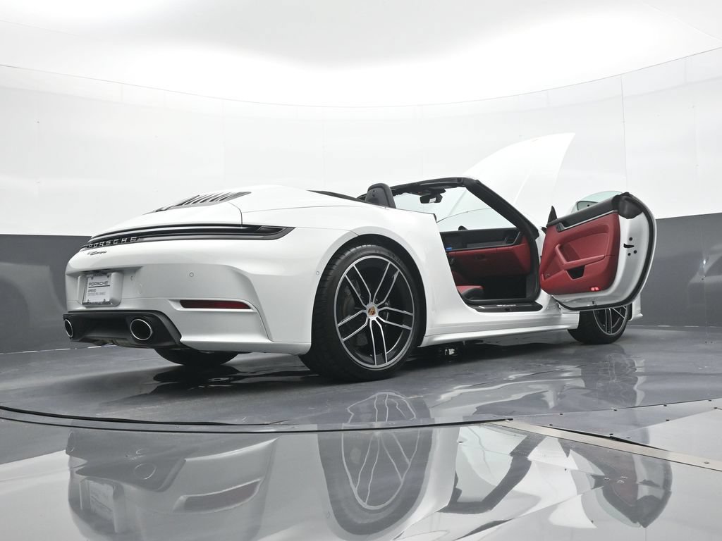 Certified 2026 Porsche 911 Carrera RWD image 23