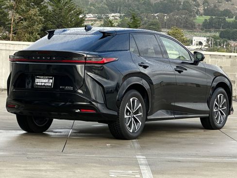 Used 2023 Lexus RZ 450e Premium image 9