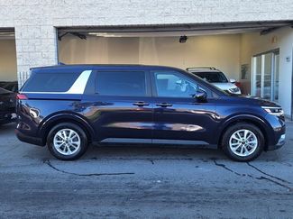 Used 2024 Kia Carnival LX video 4