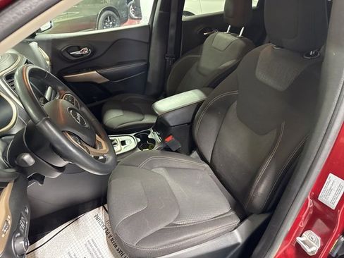 Used 2017 Jeep Cherokee Latitude w/ Comfort/Convenience Group image 15
