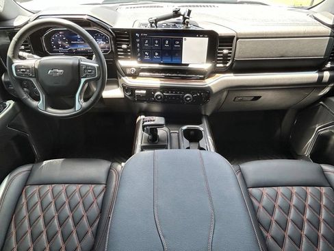 Used 2025 Chevrolet Silverado 1500 LT Trail Boss AWD/4WD image 10