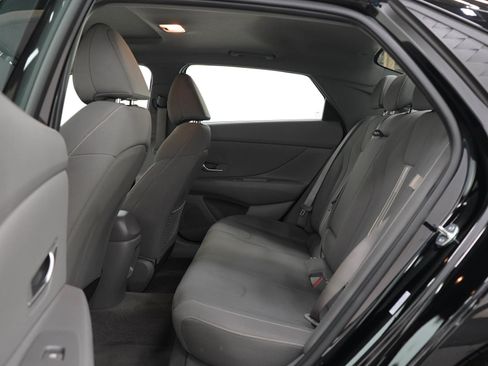 Used 2025 Hyundai Elantra SEL FWD image 15