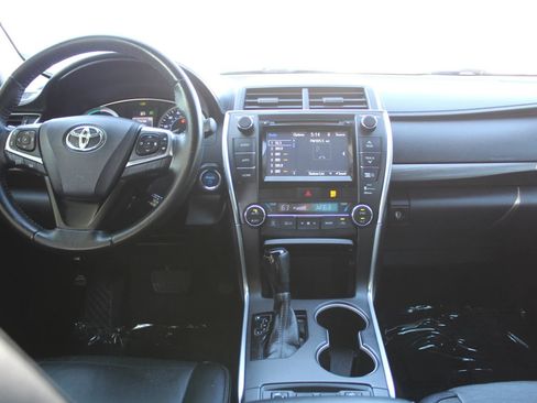Used 2015 Toyota Camry XLE w/ Moonroof Package FWD image 13