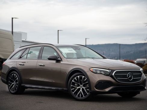 New 2026 Mercedes-Benz E 450 4MATIC All-Terrain Wagon image 3