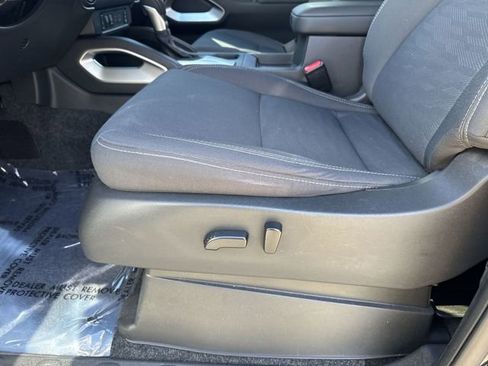 Used 2023 Nissan Frontier SV w/ SV Convenience Package image 28