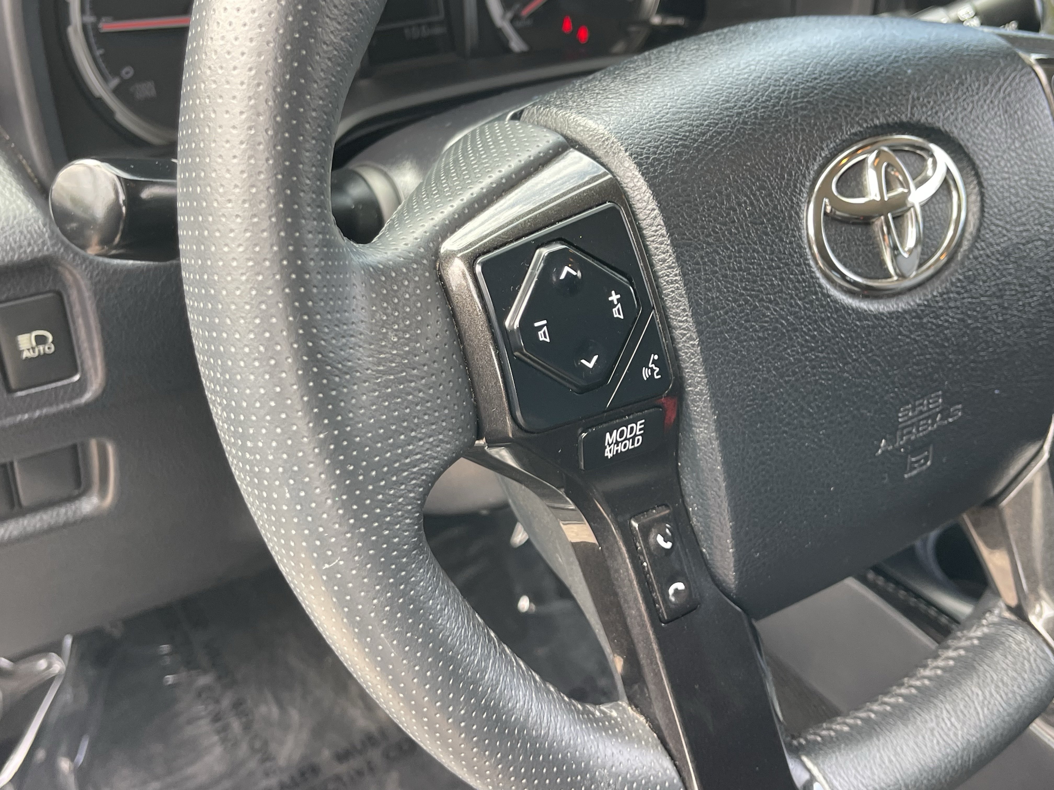 Used 2020 Toyota 4Runner TRD Off-Road Premium AWD/4WD image 21