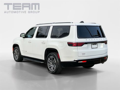 Used 2024 Jeep Wagoneer Series II w/ Flexible Seating Group image 5