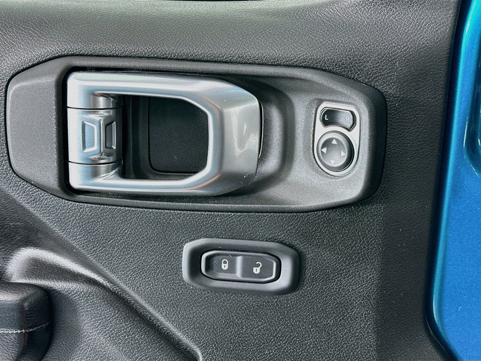 Used 2019 Jeep Wrangler Unlimited Sport S AWD/4WD image 24