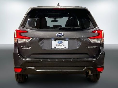 Used 2023 Subaru Forester Premium image 4