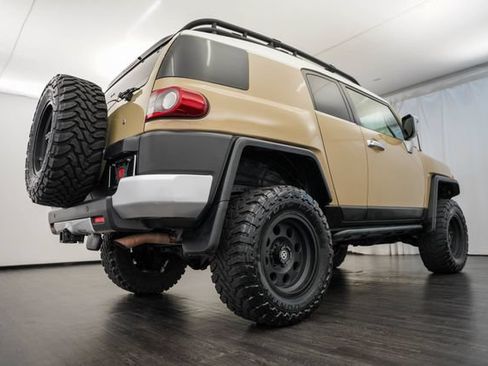 Used 2013 Toyota FJ Cruiser 4WD w/ Upgrade Pkg image 28
