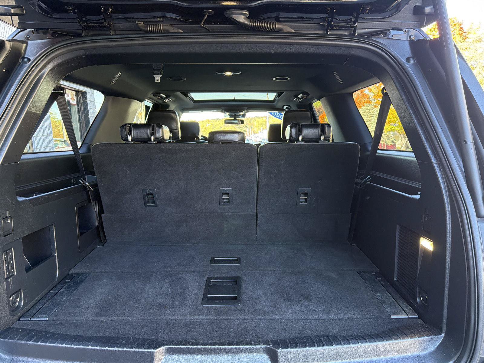 Used 2020 Ford Expedition Max XLT w/ Equipment Group 202A AWD/4WD image 23