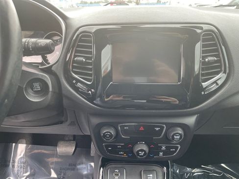 Used 2018 Jeep Compass Altitude w/ Popular Equipment Group image 19