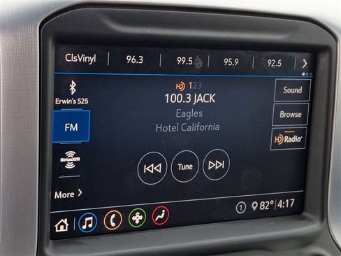 Used 2020 GMC Sierra 1500 SLE w/ SLE Value Package image 19