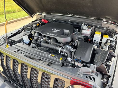 Used 2023 Jeep Gladiator Sport AWD/4WD image 25