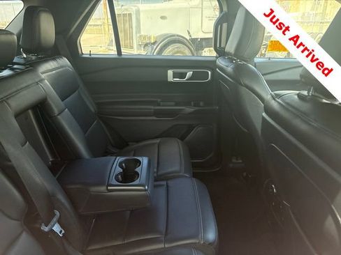 Used 2020 Ford Explorer XLT w/ Equipment Group 202A RWD image 14