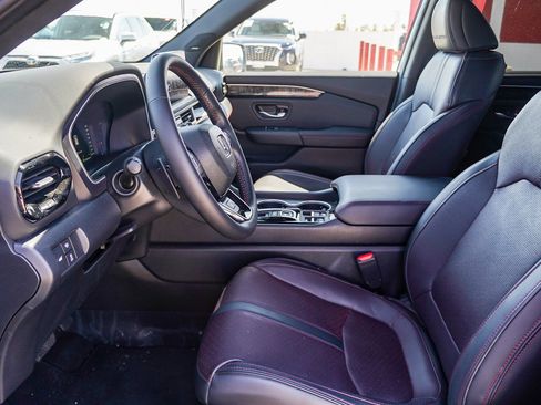 Used 2025 Honda Pilot Black Edition image 18