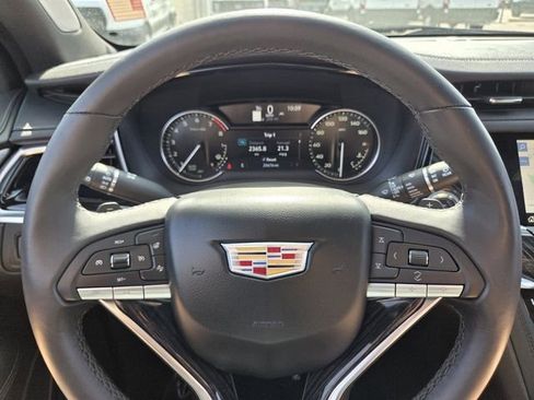 Used 2024 Cadillac XT6 Premium Luxury FWD image 28