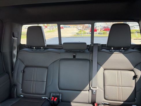 Used 2026 Chevrolet Silverado 1500 High Country image 21