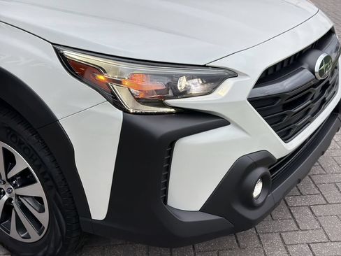 Certified 2025 Subaru Outback Premium AWD/4WD image 8