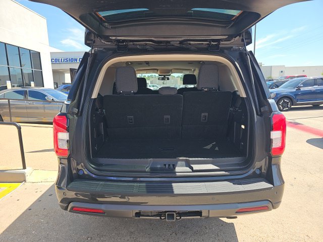 Used 2024 Ford Expedition XLT RWD image 6