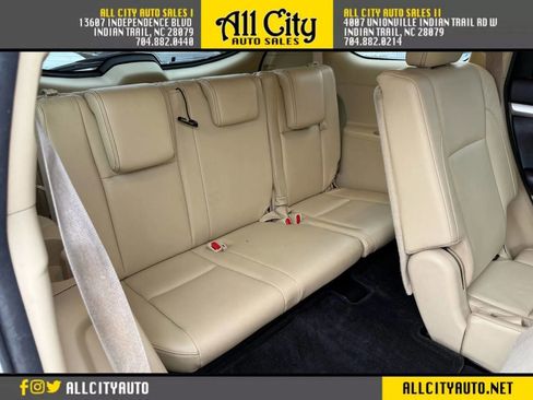 Used 2017 Toyota Highlander XLE w/ Carpet Mat Package image 13