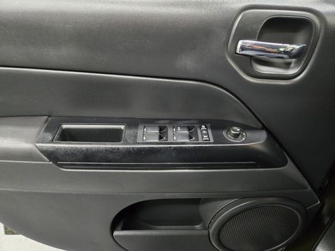 Used 2017 Jeep Patriot 75th Anniversary w/ Power Value Group image 16