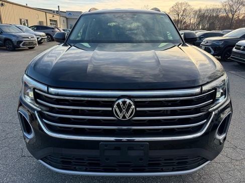 Used 2024 Volkswagen Atlas SE image 2