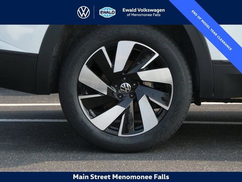 New 2025 Volkswagen Atlas Cross Sport SE AWD/4WD image 20