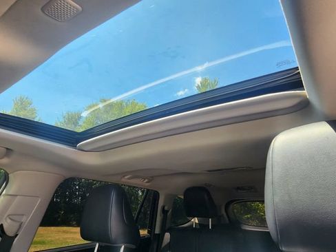 Used 2020 Toyota Highlander XLE FWD image 20