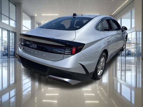 Certified 2025 Hyundai Sonata SE FWD image 6
