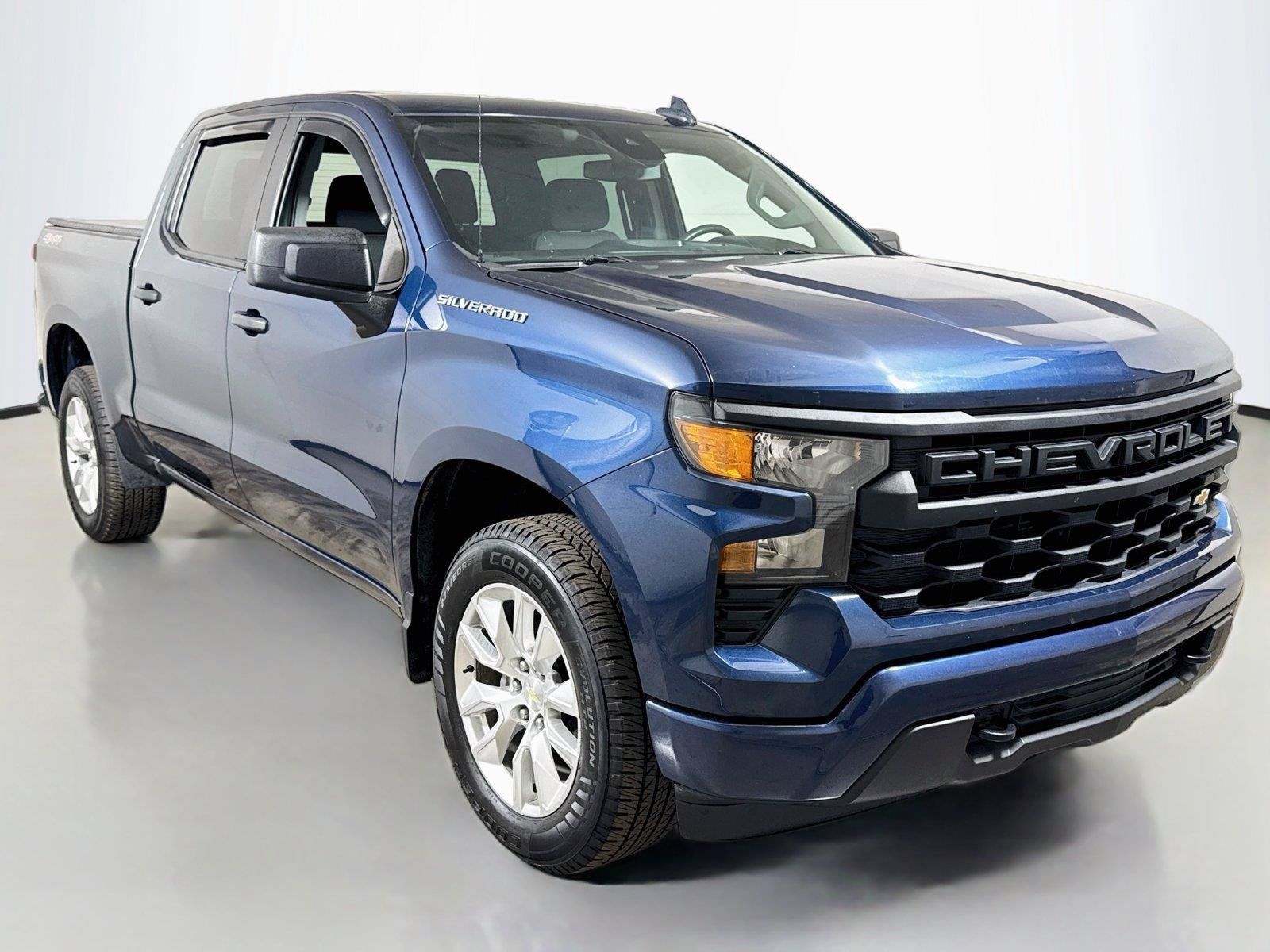 Used 2023 Chevrolet Silverado 1500 Custom AWD/4WD image 3