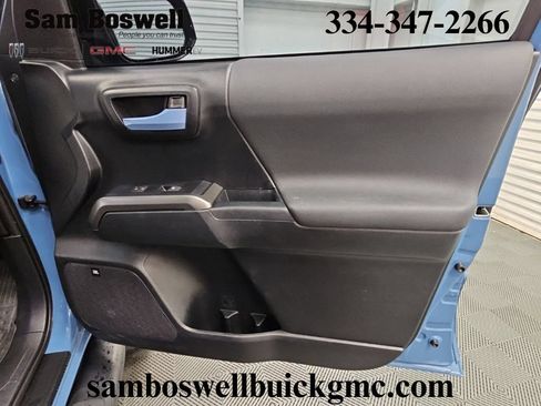 Used 2019 Toyota Tacoma TRD Sport AWD/4WD image 39