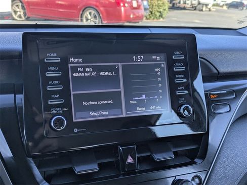 Used 2024 Toyota Camry SE image 17